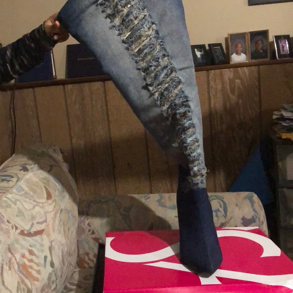Shoes - Picture 2 of 3